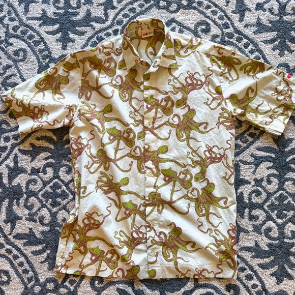 EBAY store Embroidered Logo Octopus Short Sleeve Button Down Shirt - Picture 3 of 8